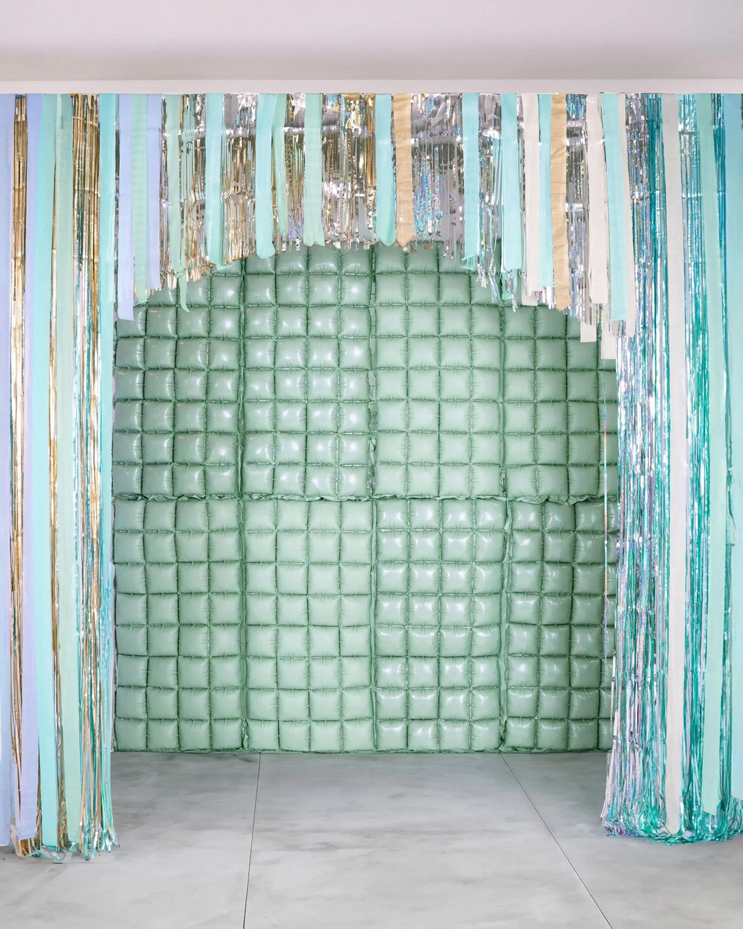 1 x Pastel Green Balloon Curtain - Large Double Sided Waffle Balloon - Balloon Wall Decor - Light Green Birthday Party Decor - Jolie Fete UK