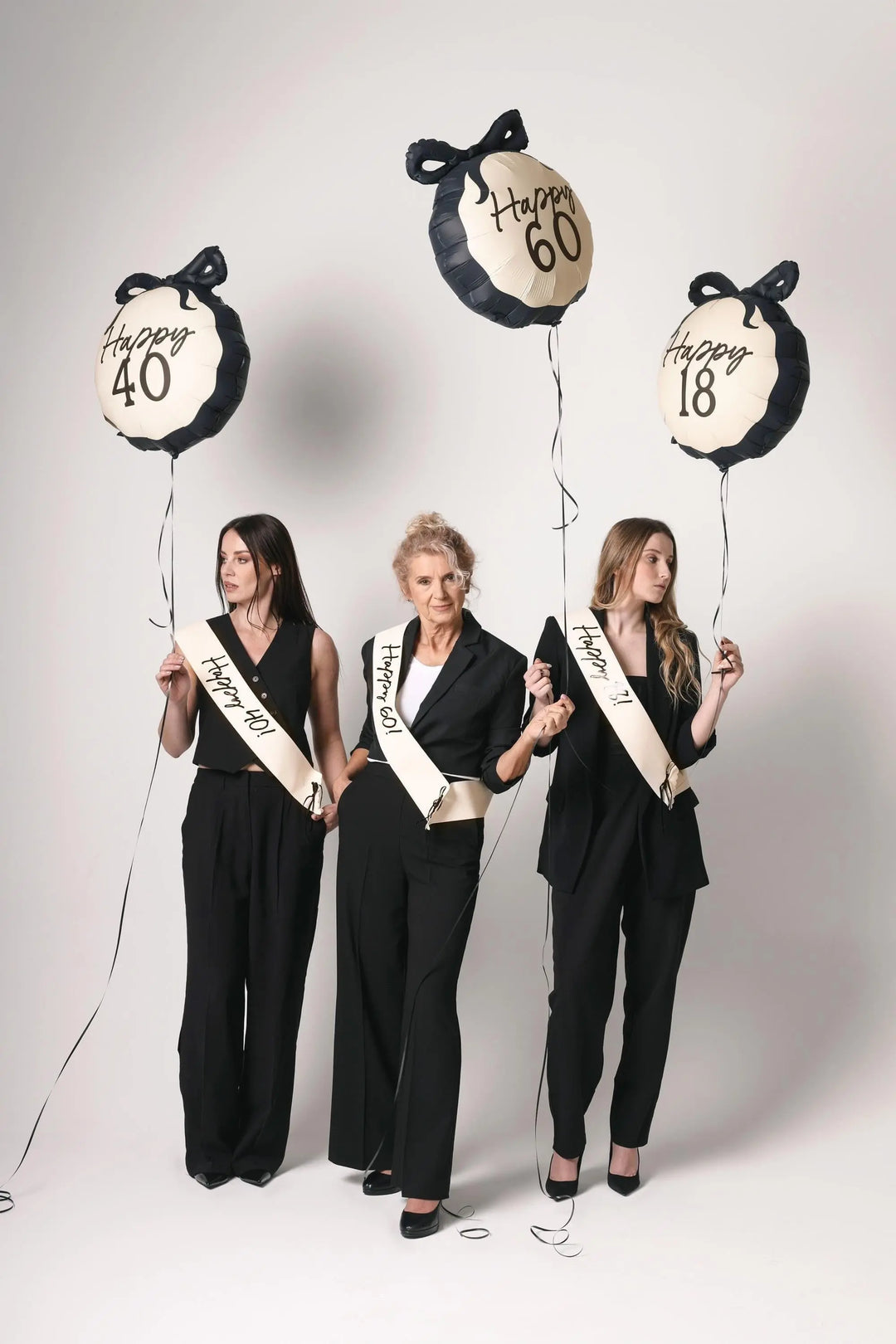 18th Birthday Balloon – Black & Cream Happy 18 Foil Balloon - Coquette Theme With Scallop Edge And Bow - Inflate With Helium Or Air - Jolie Fete UK
