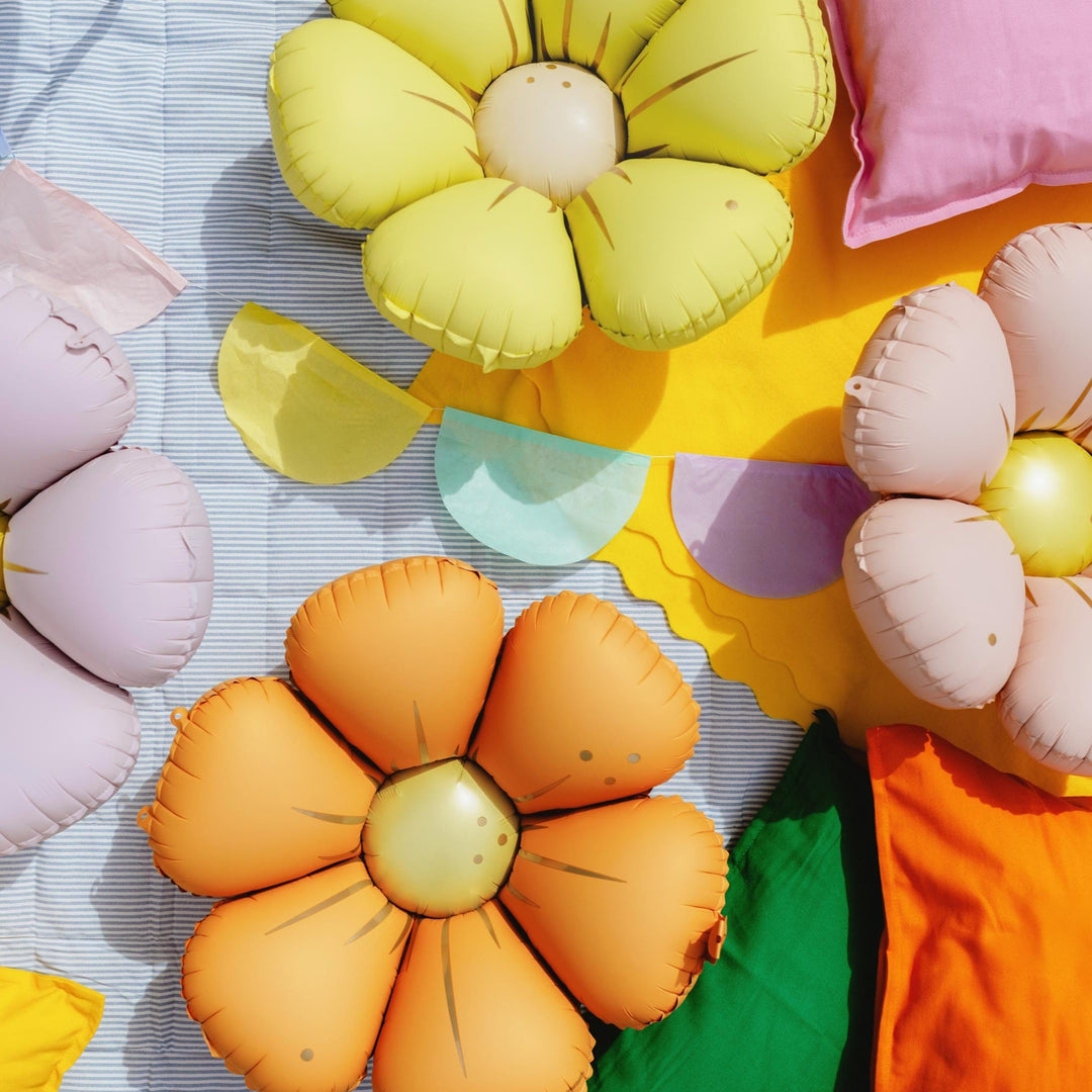 4 x Daisy Balloons - Mixed Colour Pack Daisy Balloon Garland Foil Balloons - Air Or Helium Fill - Baby Shower Balloon - Neutral-Garden Party - Jolie Fete UK