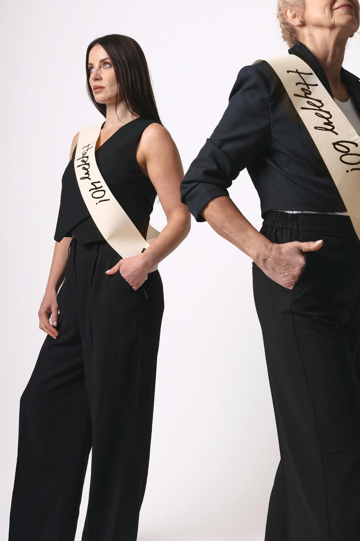 40th Birthday Sash With Velvet Ribbon – Paper Happy 40! Milestone Sash - Black Script - Black and Cream Birthday Accessory for 40th Birthday - Jolie Fete UK