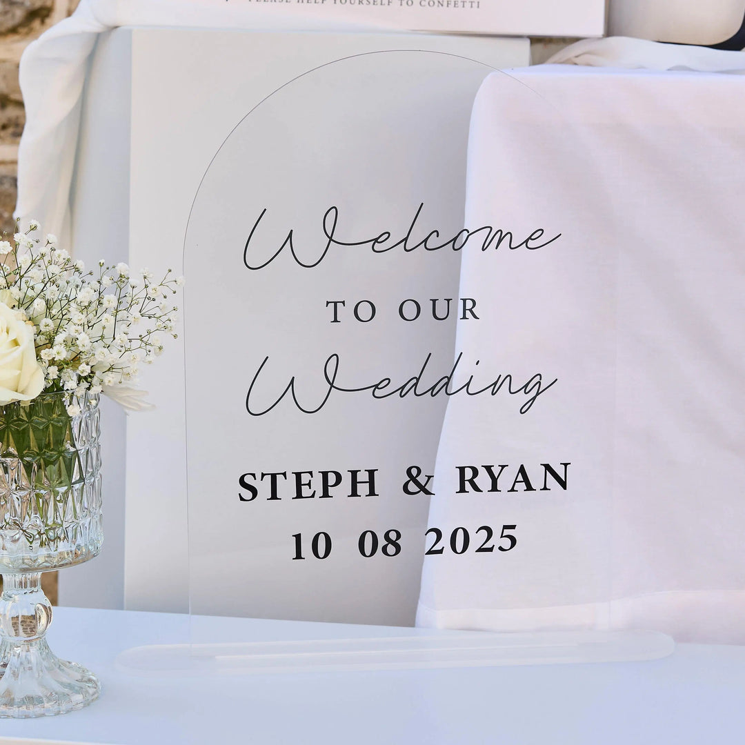 Black 'Just Married' Cake Topper - Modern Acrylic Wedding Decor - Elegant Script -Minimalist Cake Decoration - Jolie Fete UK