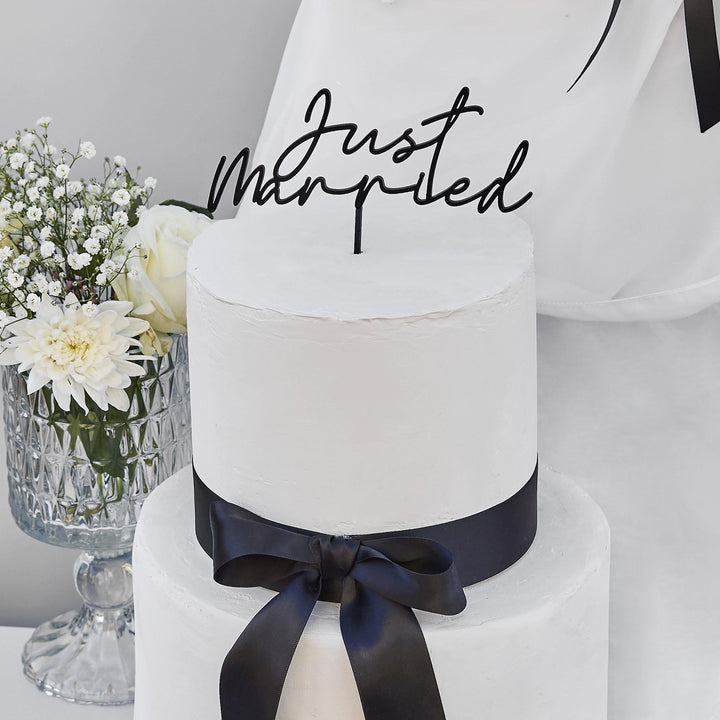 Black 'Just Married' Cake Topper - Modern Acrylic Wedding Decor - Elegant Script -Minimalist Cake Decoration - Jolie Fete UK