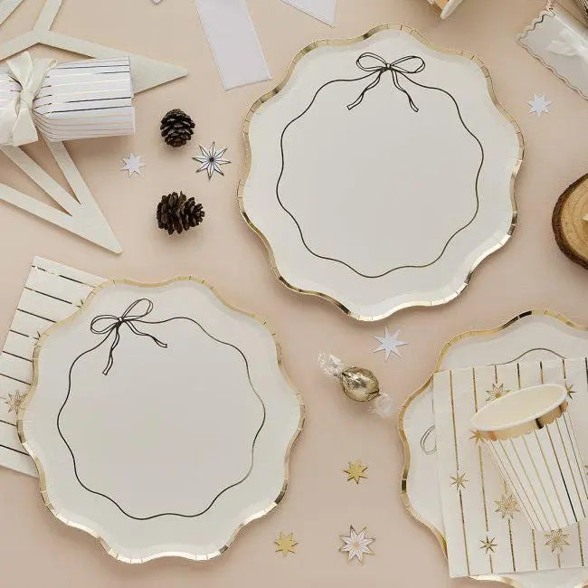 Gold & White Wavy Edge Bow Paper Plates - Gold Foil Tableware - Elegant Birthday, Christmas and Wedding Party Plates - Han Party -Pack of 8 - Jolie Fete UK