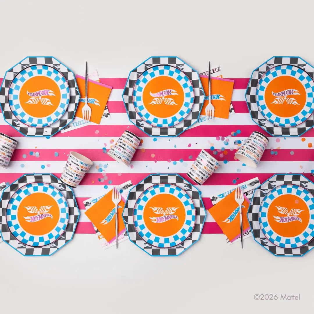 Hot Wheels Black Checker Plates - Race Car Party Large Paper Plates - Checkered Racing Birthday Tableware - Officially Licensed - Pack of 8 - Jolie Fete UK