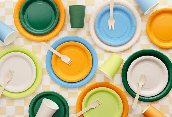 Green Paper Plates 23cm - Dark Green Party Tableware - Eco Friendly Disposable Plates - Birthday Garden Party - Dinosaur Party - Pack of 6 - Jolie Fete UK