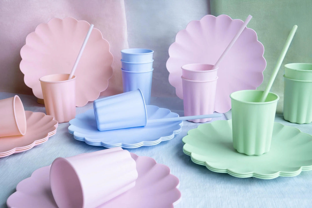 Pastel Green Reusable Plates - Mint Green Party Plates - Light Green Birthday Party Decorations - Picnic Plastic Plates - Pack Of 4 - Jolie Fete UK