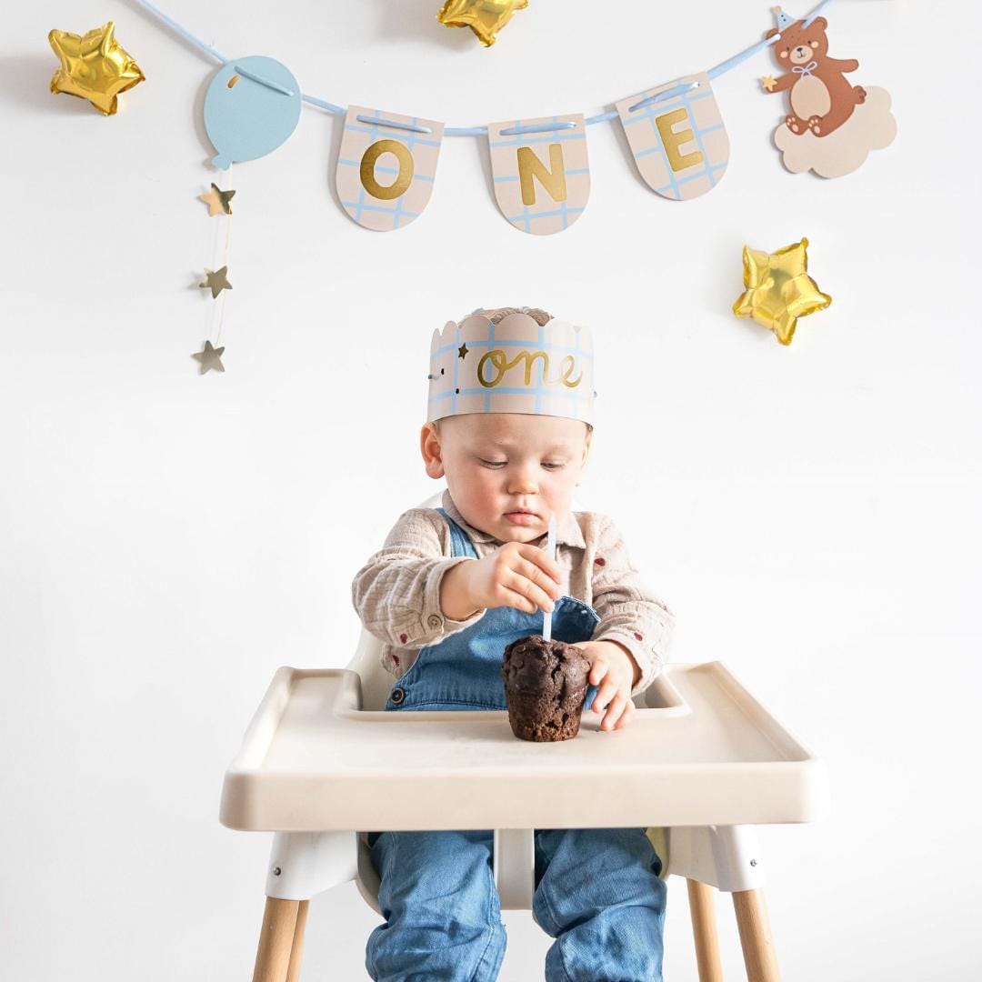 Teddy Bear 1st Birthday Highchair Banner & Crown - Cake Smash Prop - Gold Foil "One" Bunting - Boys First Birthday Set - Birthday Garland - Jolie Fete UK