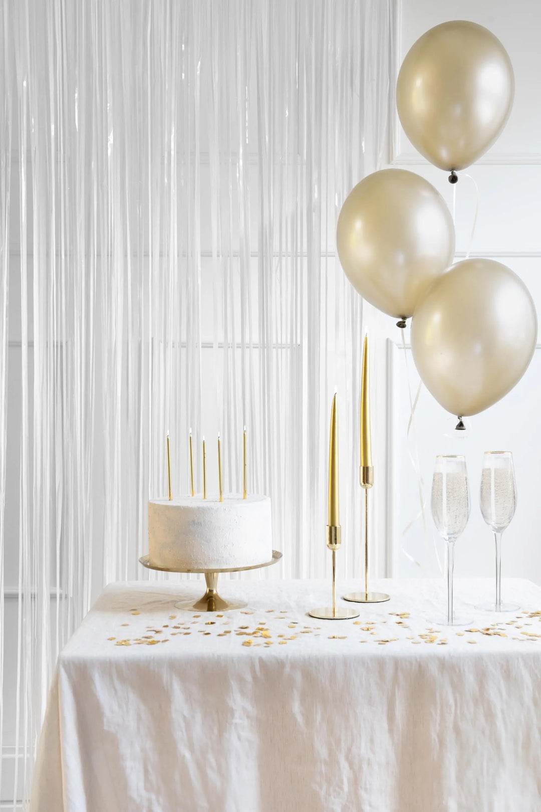 White Party Curtain - White Party Backdrop - White Party Decorations - White Tinsel Foil Fringe Curtain - Photo Booth Backdrop - 100 x 200cm - Jolie Fete UK