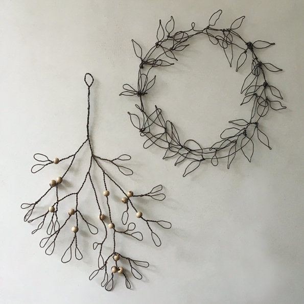 Wire Wreath - Christmas Hanging Decoration - Dark Wire Leaf Wreath - Christmas Wreaths - Christmas Decorations - Holiday Decor Wreaths